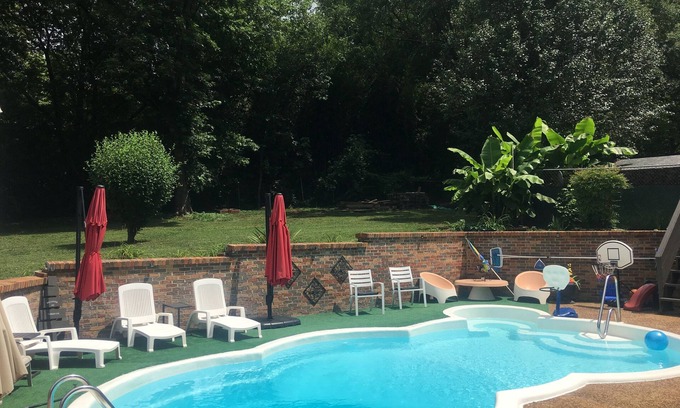 Charleston Casa | Experience Charleston charm near Hiwassee River