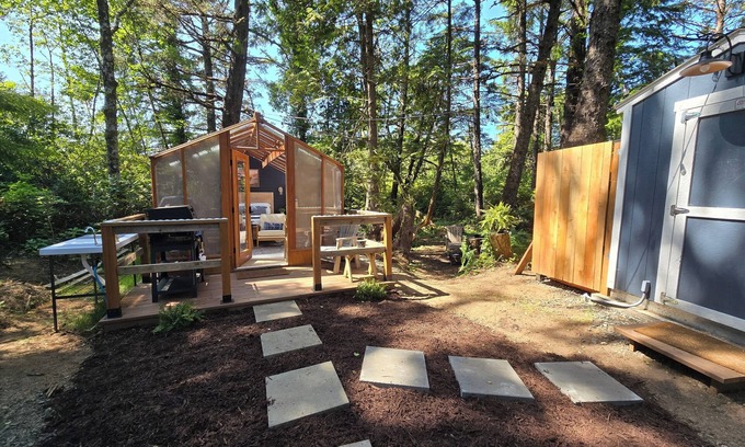 Copalis Beach Cabina | Experience Coastal Bliss in a Stunning Glass House Glamping Retreat