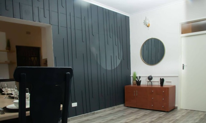 Victoria Falls Cabaña | Experience comfort, style, and natural beauty at our cottage in Victoria Falls.
