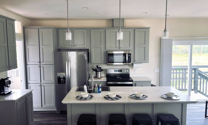 Peters Otro | Experience country life near all the cities amenities.