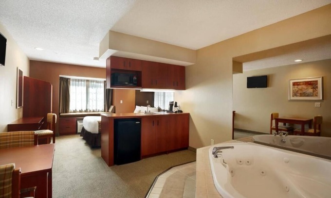 Dover Apartamento | Experience Exceptional Hospitality- w/Hot tub ,Cozy rooms one/Two Queen bed.