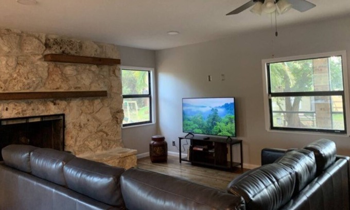 Loxahatchee Groves Otro | Experience farm house living on a 5 acre property. Close to