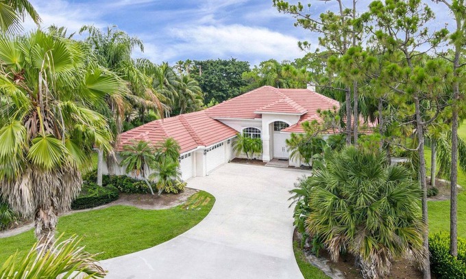 Hunt Club Casa | Experience Florida lifestyle at its finest