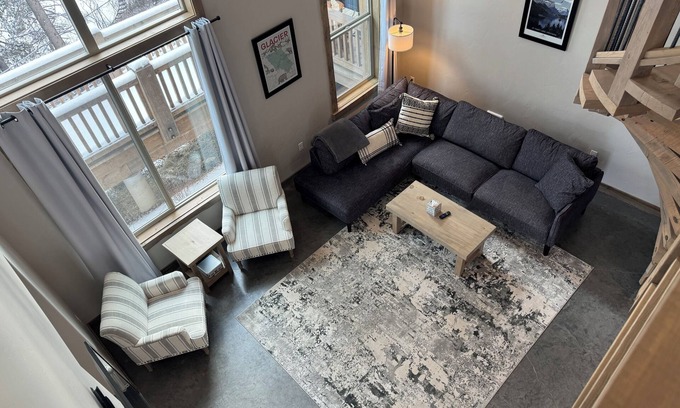 Coram Condominio | Experience Glacier From This Stunning 2bd/2ba Condo w/Private Hot Tub & BBQ #1-4