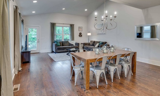 East Hill Casa | Experience Local Life in Long-Term Home w Yard!