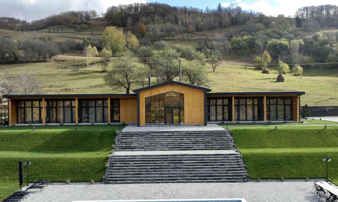 Ramet Chalet De Esquí | Experience luxury and comfort at the "Friends" Cabin in the Apuseni Mountains