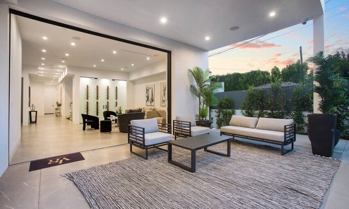 Brentwood Villa | Experience luxury in our 7-bedroom, 7,500 sq ft retreat