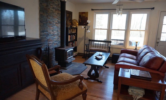 Catskill Cabaña | Experience Peace in this Beautiful country cottage nestled beneath the mountains