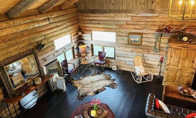 Canby Cabina | Experience Rustic Living in a Real Log Cabin 75 Acres of Natural Beauty