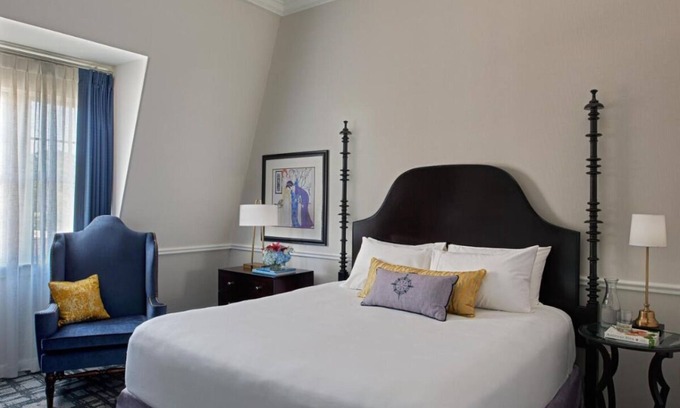 Historic Hill Apartamento | Experience Soothing Moments & Luxury! Near The Elms Mansion! with Onsite Parking