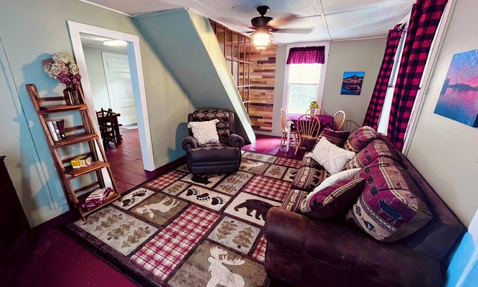 Caroga Lake Cabina | Experience the ADK’s @ Caroga Lake rustic camp-beach, golf, hike, concerts, bike