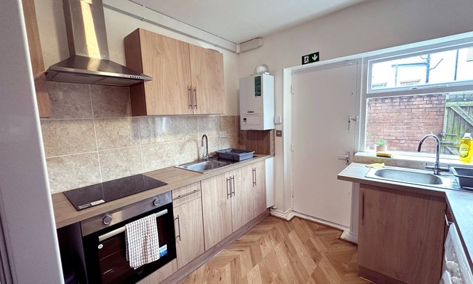 Everton Otro | Experience the Best of Liverpool in Style with our Spacious 6 Bed in L5