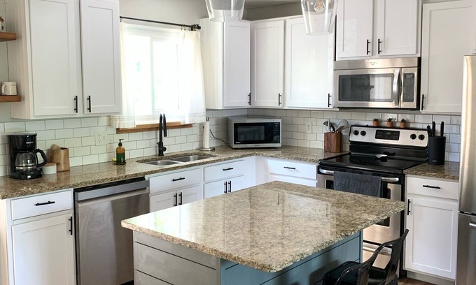 Hillcrest Casa | Experience the Best of Provo and Orem at Our Stylish and Comfortable VRBO.