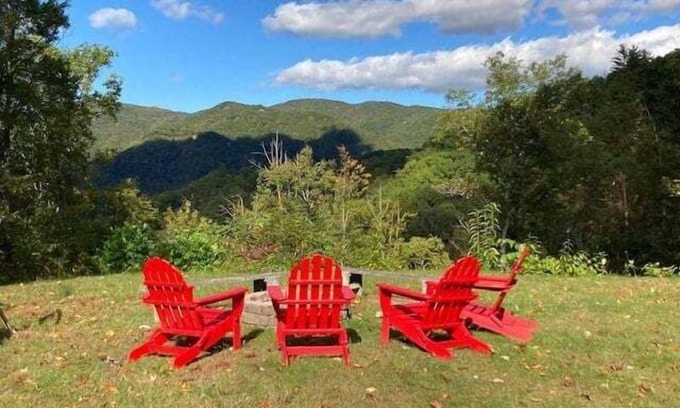 Bryson City Cabina | Experience the charm of Two Cubs Cabin