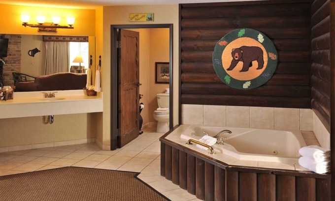 Onalaska Hotel | Experience the Great Outdoors: Stay Near Trails and Lakes | 2 Units