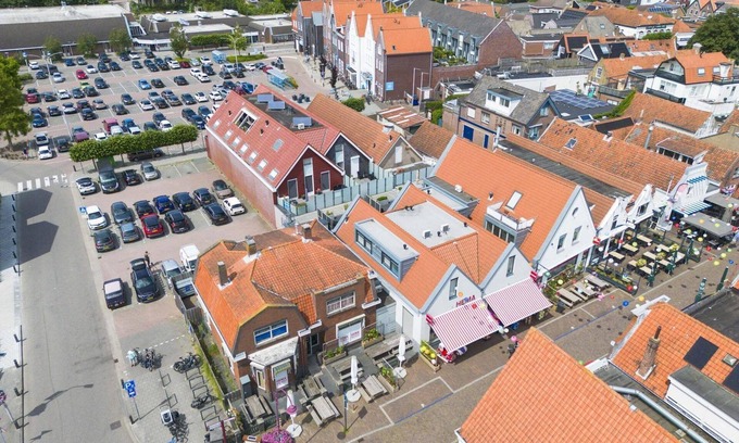 Ouddorp Casa | Experience the liveliness of the village of Ouddorp, but also be close to the endless natural beauties of Goeree-Overflakkee.
