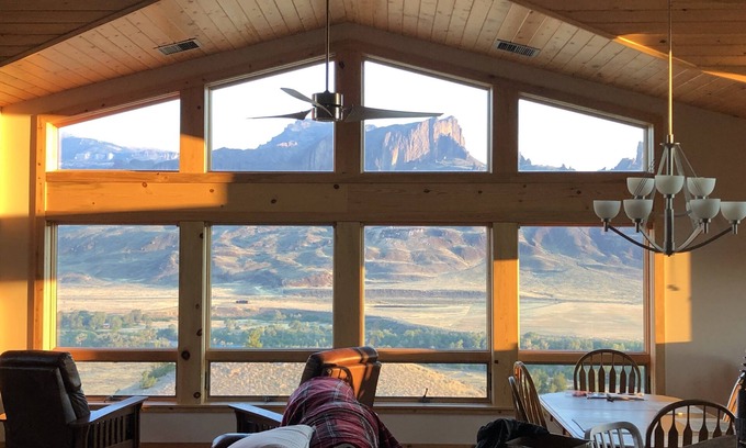 Cody Casa | Experience the Magic of Wapiti Valley in Luxury. Stunning Views-East Yellowstone
