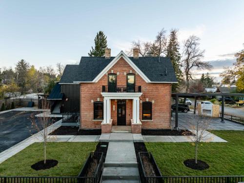 Downtown Bozeman Casa | Experience the Romance of The Historic Rouse House