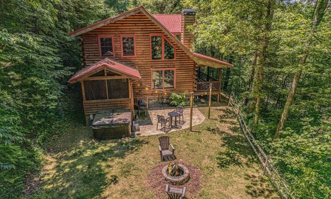 Bryson City Cabina | Experience the serene beauty of Bryson City at Gentle Bear Lookout