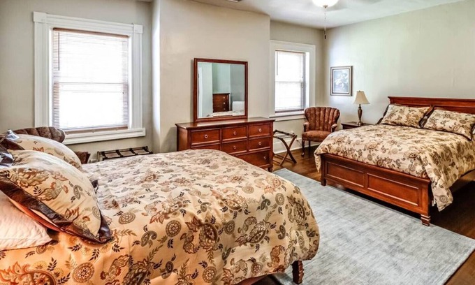 Tazewell Casa | Experience the spacious Mary May Room at the historic Litz Mansion in Tazewell, VA