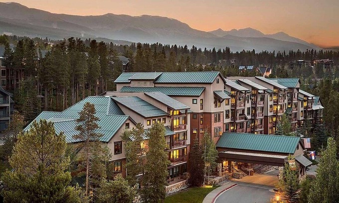 Peak 9 Complejo | Experience the Ultimate Family Mountain Escape at Valdoro Mountain Lodge- 2 Bd.