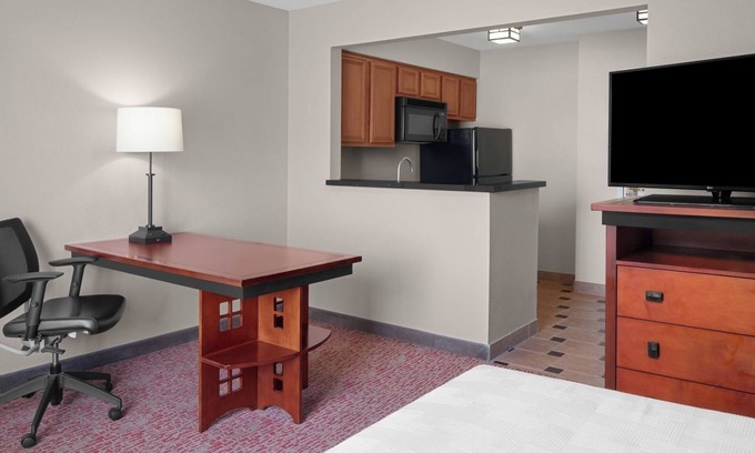 Renton Casa | Experience Utmost Comfort! Free Airport Shuttle, Free Parking, Full Kitchen!