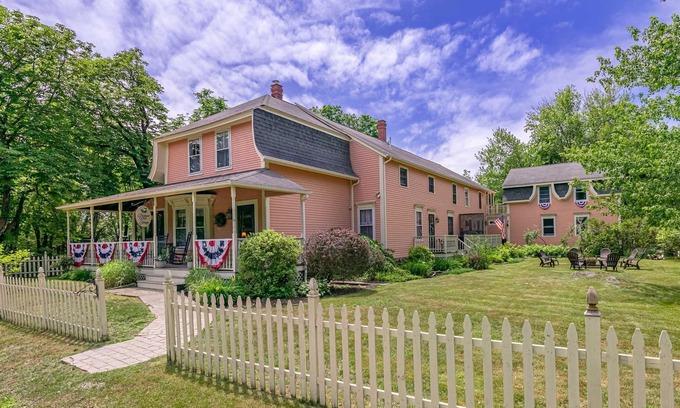 Long Island Casa | Experienced Host! Steps to Beach! 7BR Island Retreat w/ Firepit, Bikes, Porches
