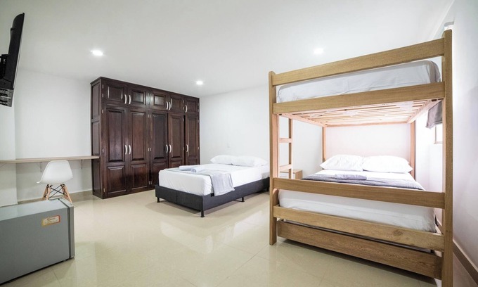Estadio Apartamento | Experiencia Única: Habitación Privada en Medellín con baño privado