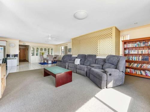Bellara Apartamento | Explore Bribie Island from Spacious Adjacent Units