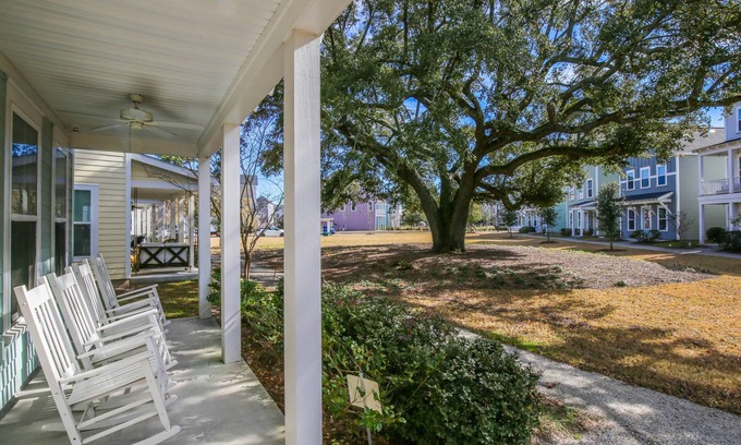 North Charleston Casa | Explore Charleston & Its Beaches From This Dog Friendly, Two Story Home Within Park Circle