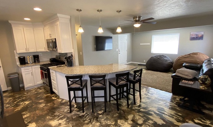 New Harmony Casa | ¡Explore y camine por el sur de Utah @ Zion's Roost!