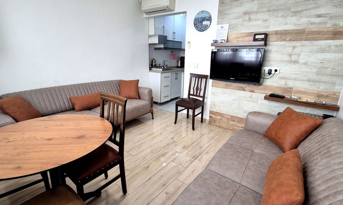 Gumussuyu Mahallesi Apartamento | Explore Istanbul Cihangir Flat near Public Transit