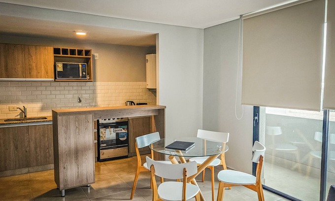 San Salvador de Jujuy Apartamento | Explore Jujuy from our modern apartment: ideal location.