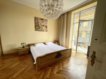 Halyts'kyi district Apartamento | Explore Lviv from Comfy Apt in Halytskyi District