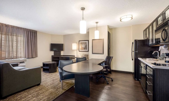Burlington Casa | Explore North Shore from Boston - Pet-friendly Suites w/ BBQ Facilities