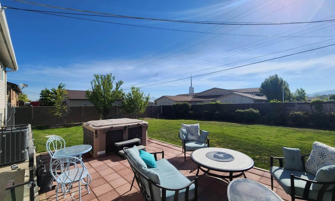 Magna Apartamento | Explore SLC from a Quiet Magna Home- Hot Tub + Enclosed Backyard