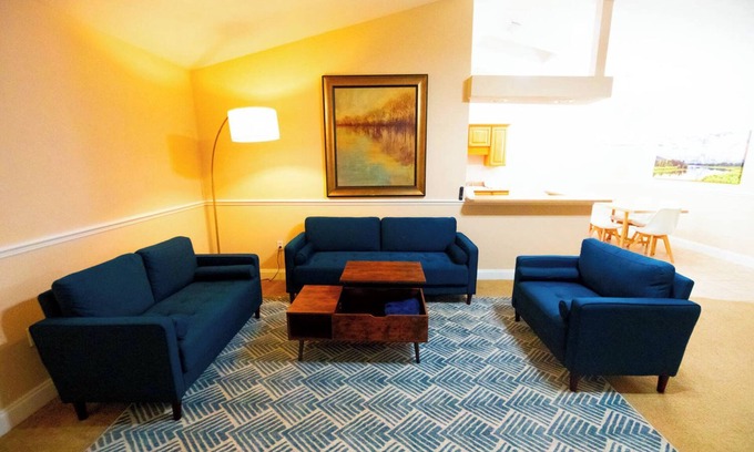 Newberry Casa | Explore the best of Florida roomy 3-bedroom house in charming Newberry with Wifi