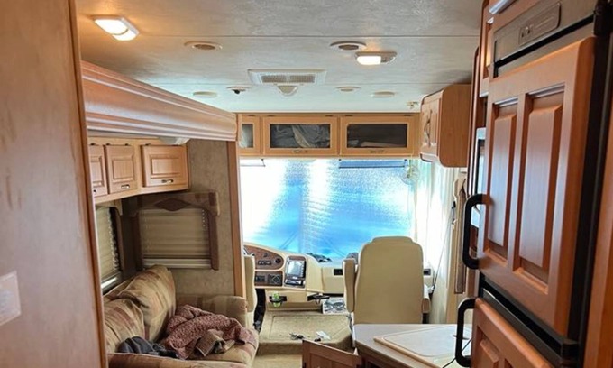 Acworth Casa | Explore the great outdoors with this Class A Toy Hauler