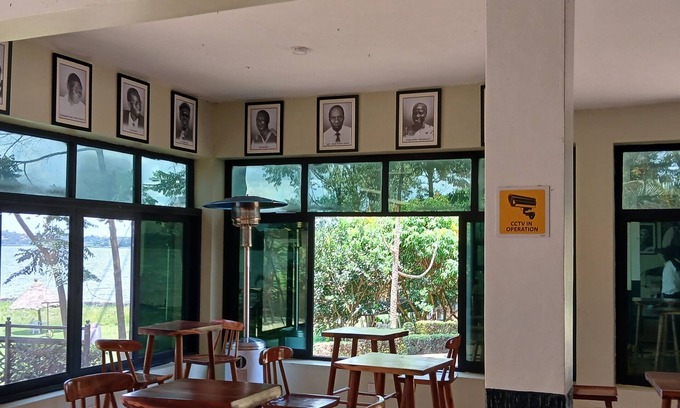 Entebbe Complejo | Explorer Resort & Marina