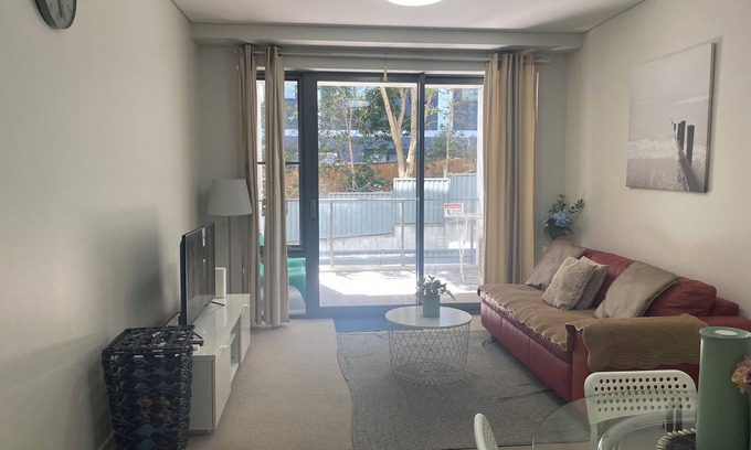 Lane Cove West Apartamento | Exquisite 1 Bedroom Plus Study +Parking, Close to CBD