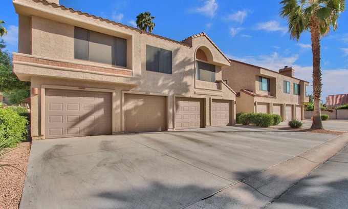 Scottsdale Ranch Casa | Exquisite 2 Bed/2.5 Bath Venetian in Scottsdale Ranch Condo