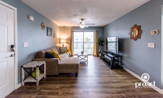 Indian Bayou Condominio | Exquisite 2 bed 2 bath condo with pool near beach