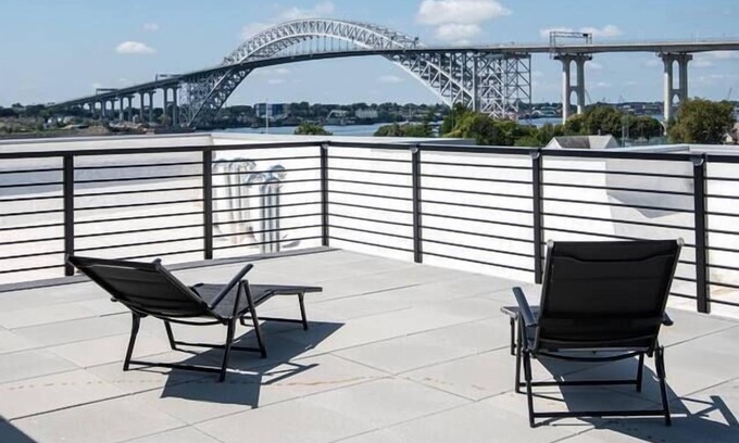 Constable Hook Casa | Exquisite 2BR King! Free parking! Rooftop!