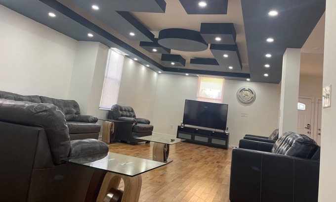 Forest Park Casa | Exquisite and Cozy Home - Down Town - A short distance from BWI Airport