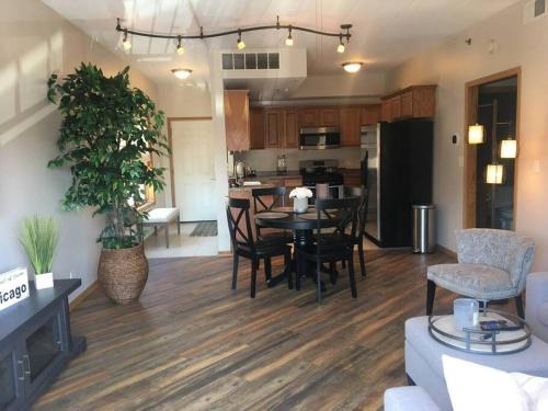 Oak Lawn Apartamento | Exquisite Brand New Beauty