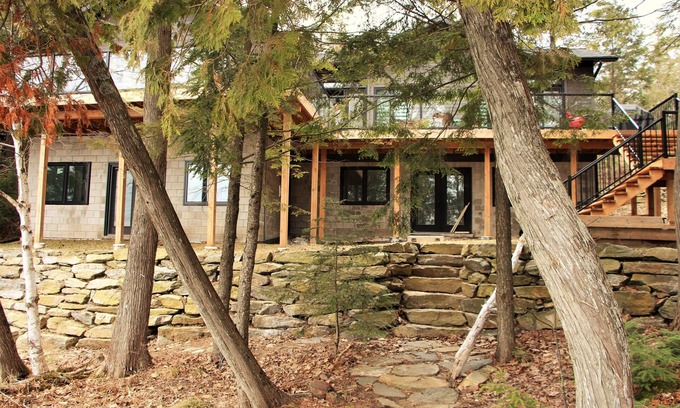 Dysart et al Cabaña | Exquisite designer cottage on sand beach on Kennisis Lake!