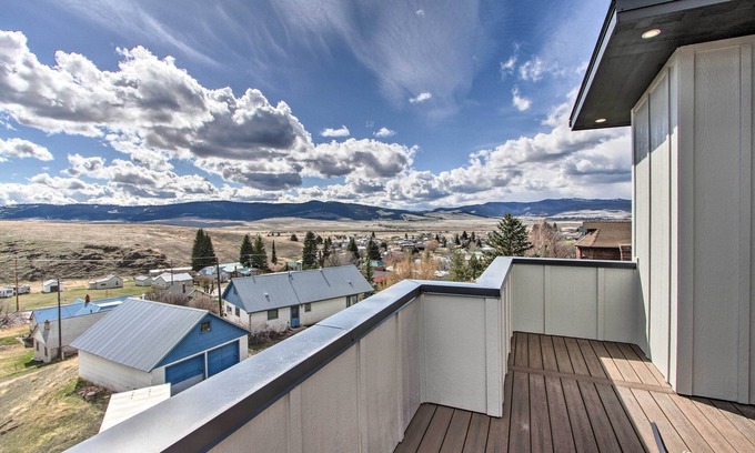 Philipsburg Casa | Exquisite Discovery Mtn Home w/ Sweeping Views!