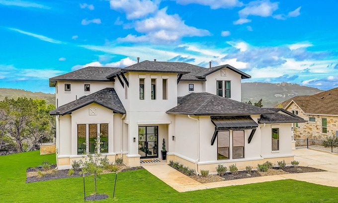 Leander Casa | Exquisite dog-friendly home with balcony, enclosed yard, central AC, & W/D