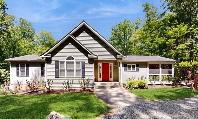 Bumpass Casa | Exquisite dog-friendly home with kayaks, pool table, hot tub, & washer/dryer