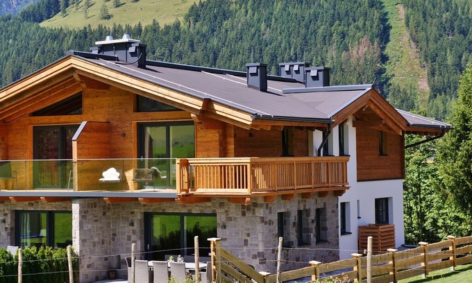 Krimml Casa | Exquisite Holiday Home in Krimml with Sauna